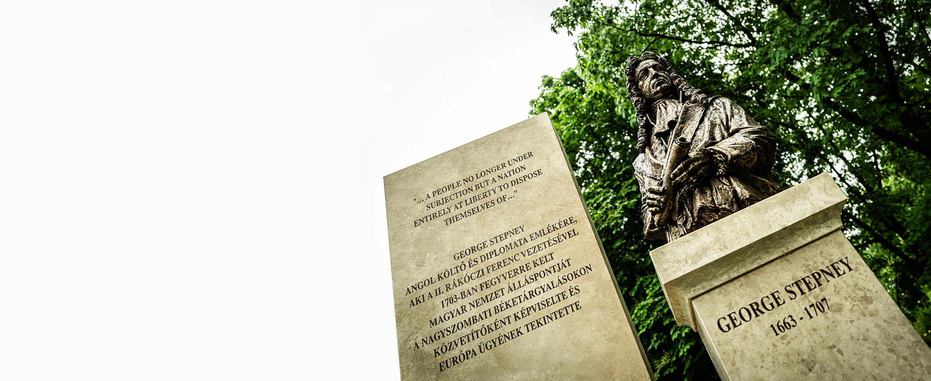 Statue of former British diplomat George Stepney unveiled in Sárospatak